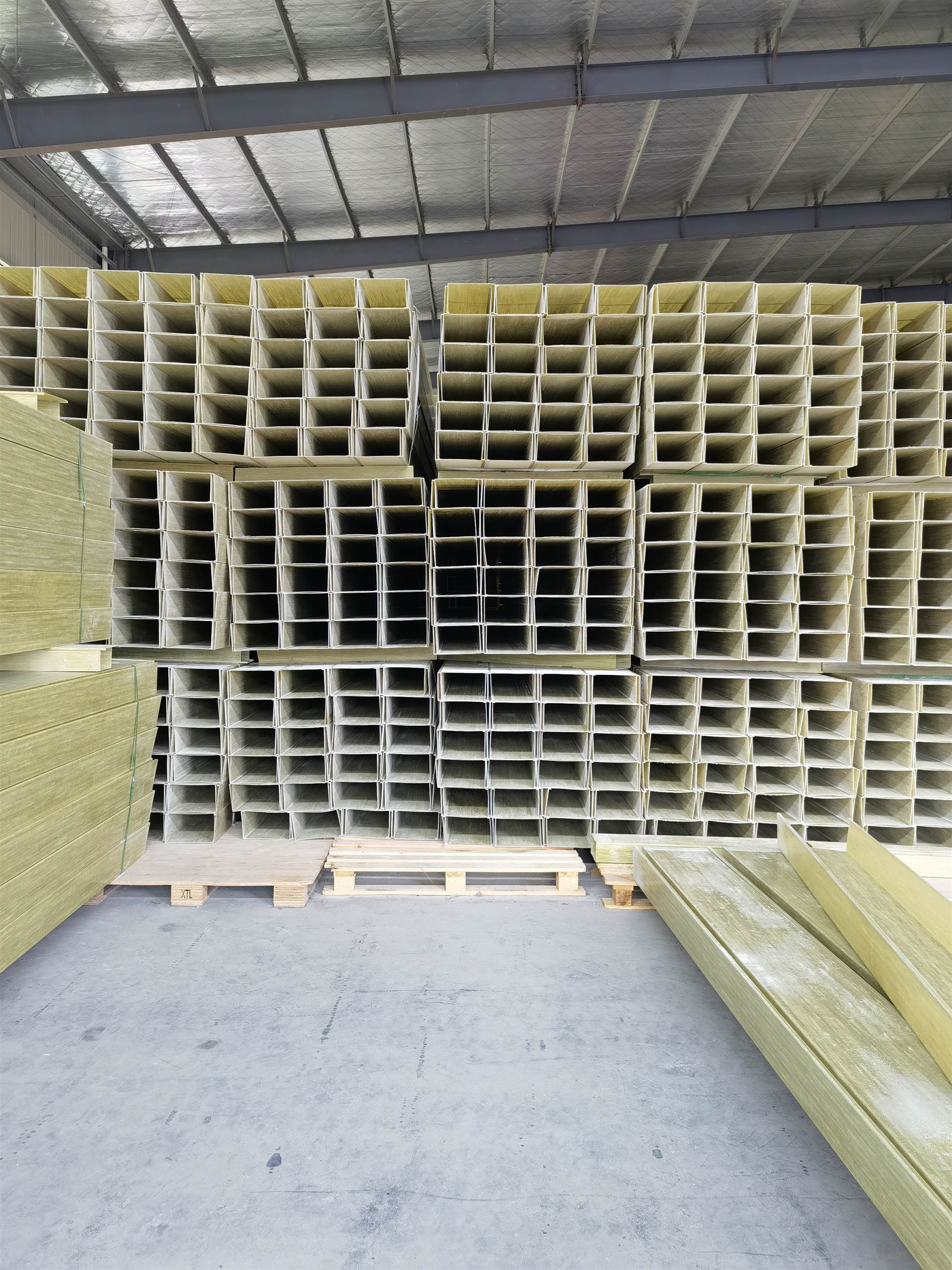 【聚氨酯橋架,聚氨酯復合橋架,電纜橋架,玻璃鋼橋架現貨發售】圖片_品